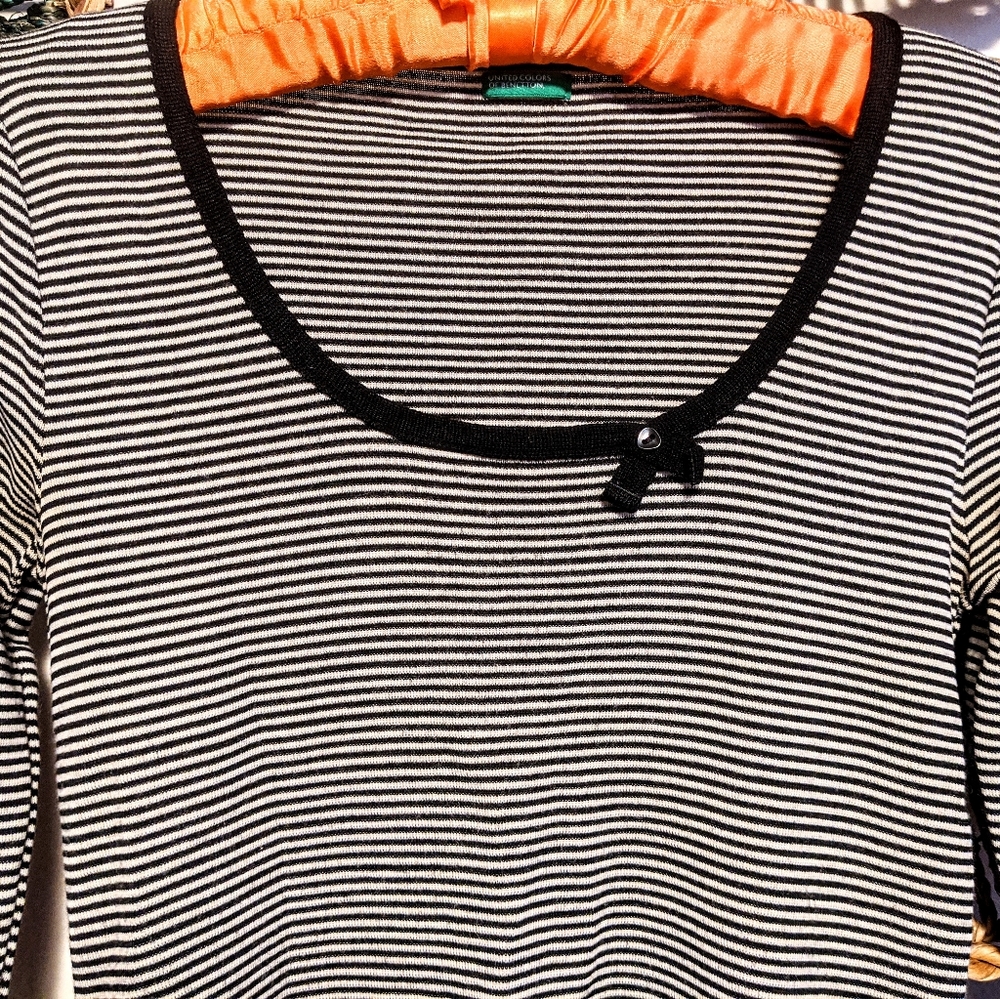 ❤️ 3/$25 Retro 90s Y2K Delicate Edgy Boho Top - Picture 3 of 8